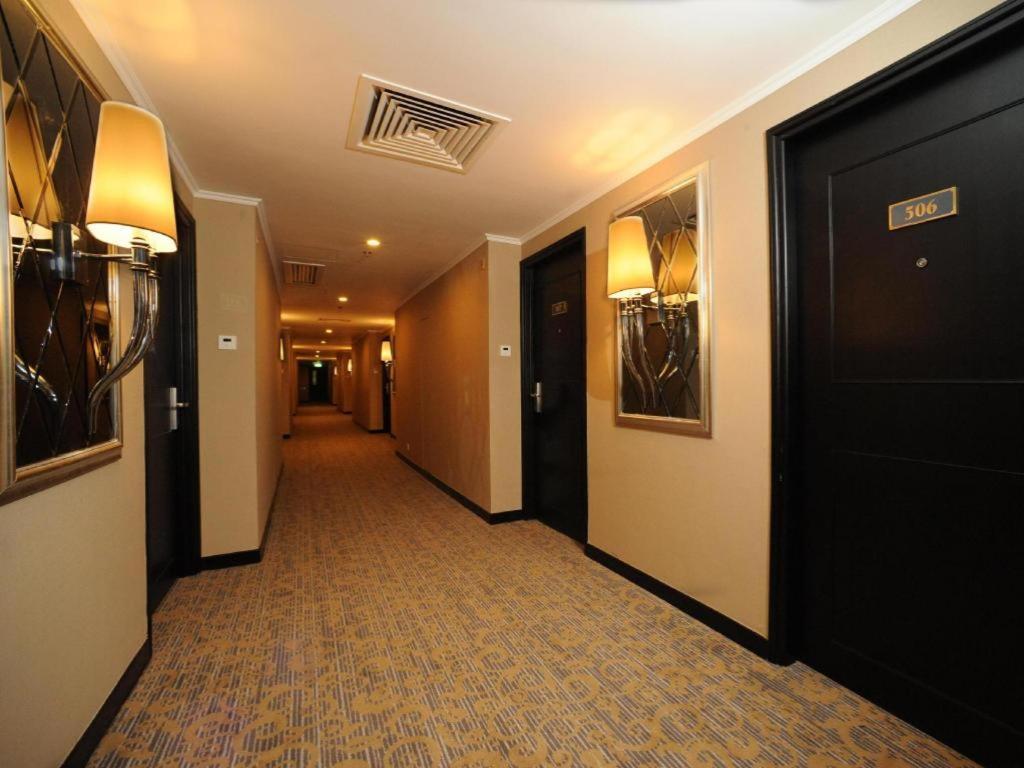 Emperor Hotel Macao Esterno foto